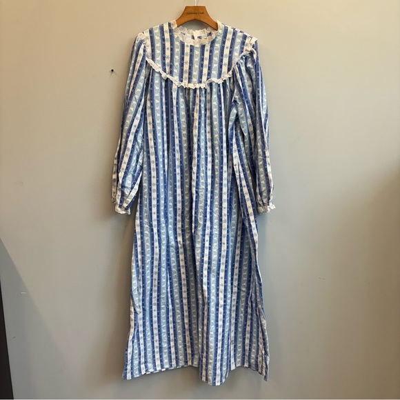 L.L. Bean Other - Vintage L.L. Bean large Blue White Flannel Nightgown peasant prairie long